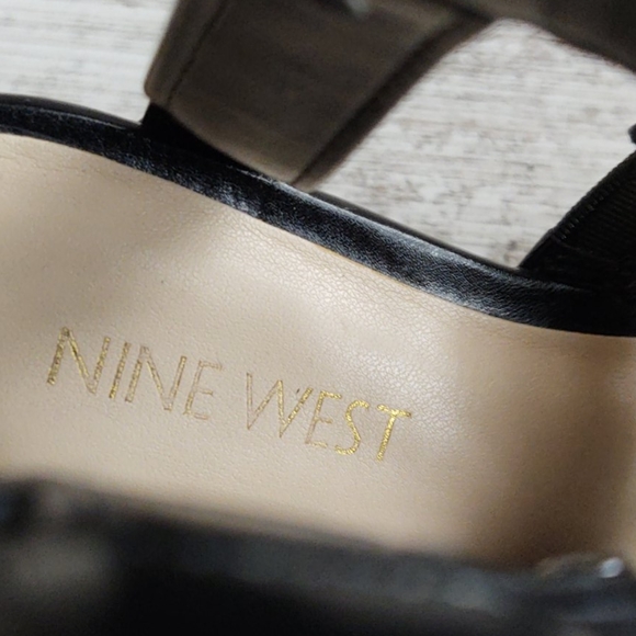 Like New Nine West Black Gladiator Sandal - Picture 11 of 14